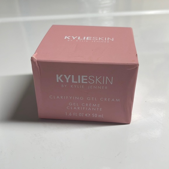 Kylie Skin Clarifying Gel Cream - Picture 7 of 7